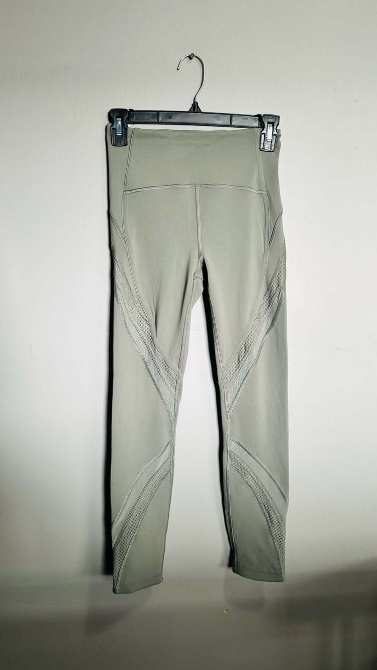 Lululemon Bootcamp Ready Tight Leggings Size 4 Sage Green. Pc 139